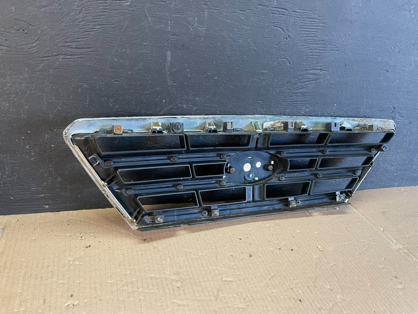 2007 to 2008 Kia Sorento Front Upper Grill Grille AE3635 DG4