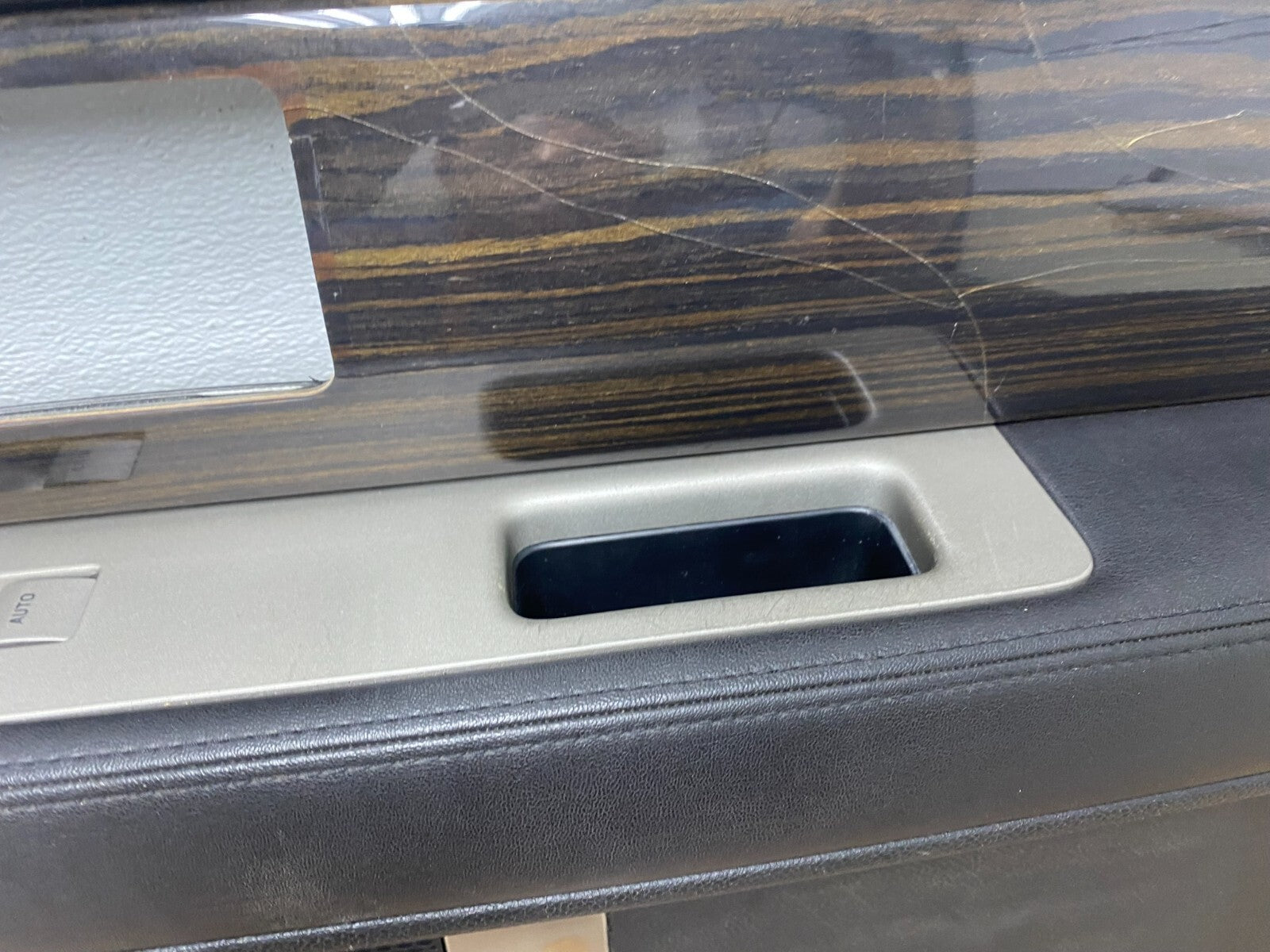 2007-2015 Lincoln Navigator Right Passenger Front Door Panel OEM M6896 DG3