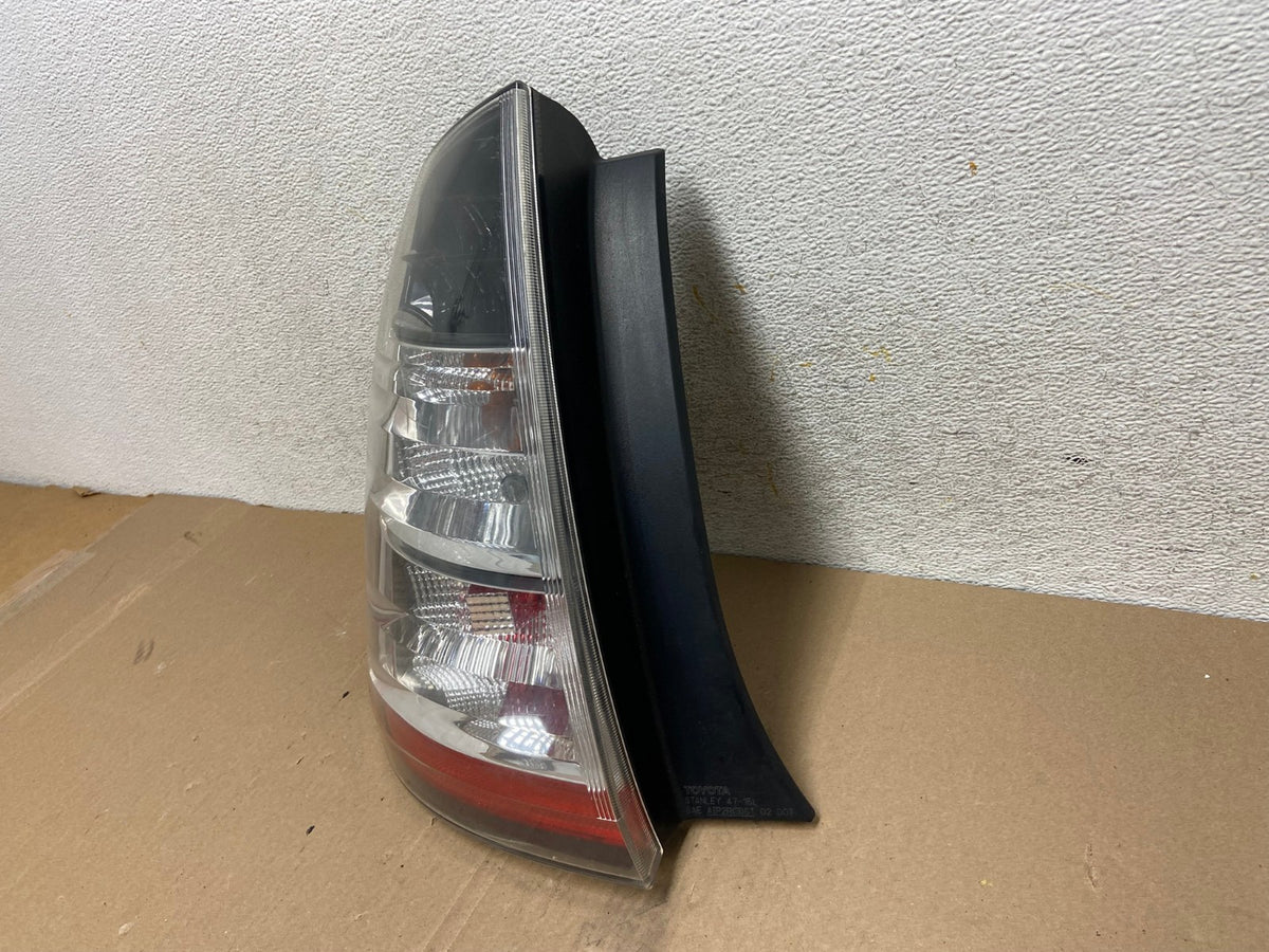 2004 2005 Toyota Prius Tail Light Left Driver Lh Side AH0696 LK2