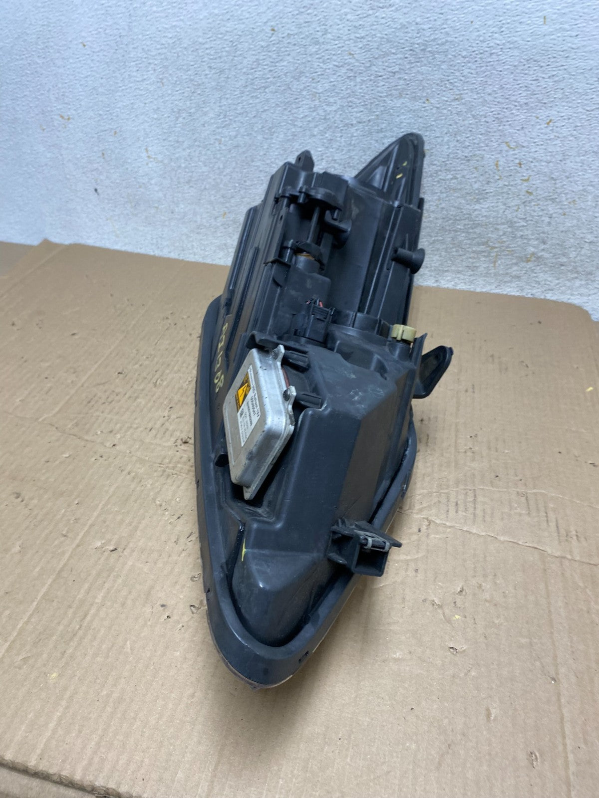 2009 - 2011 Hyundai Genesis Left Driver LH Xenon Headlight AI1308 DW10