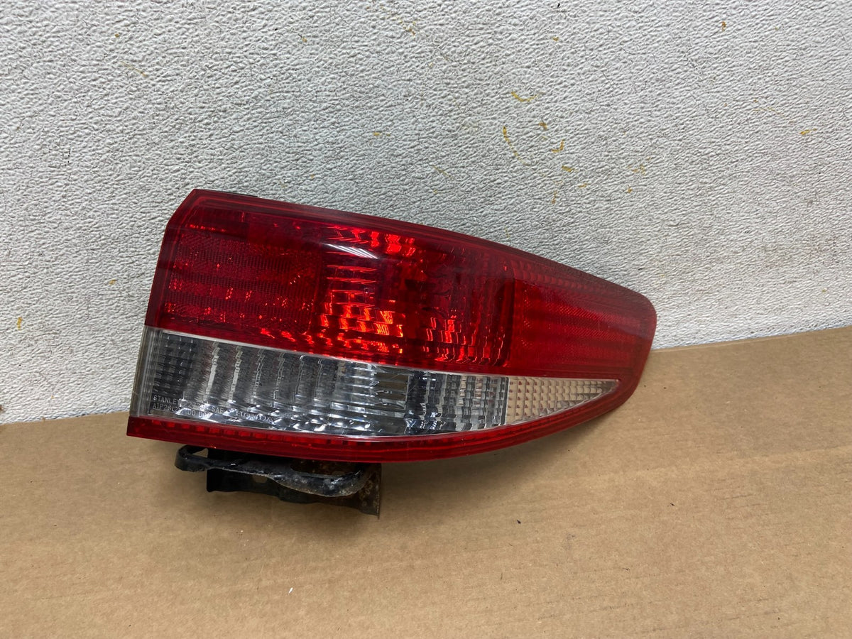 2003 to 2004 Honda Accord Sedan Right Passenger Rh Side Tail light AH3088 DW0