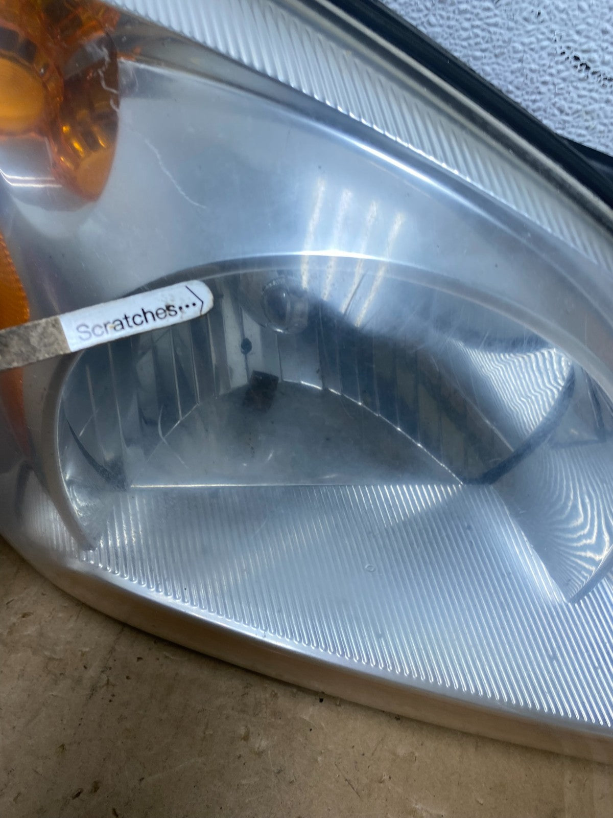 2005 to 2006 Kia Sportage Right Passenger RH Halogen Headlight AD2797 DW3