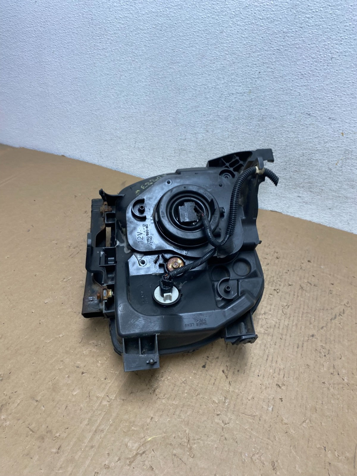 2003 to 2006 Honda Element Left Driver Lh Side Headlight AD8835 DW8