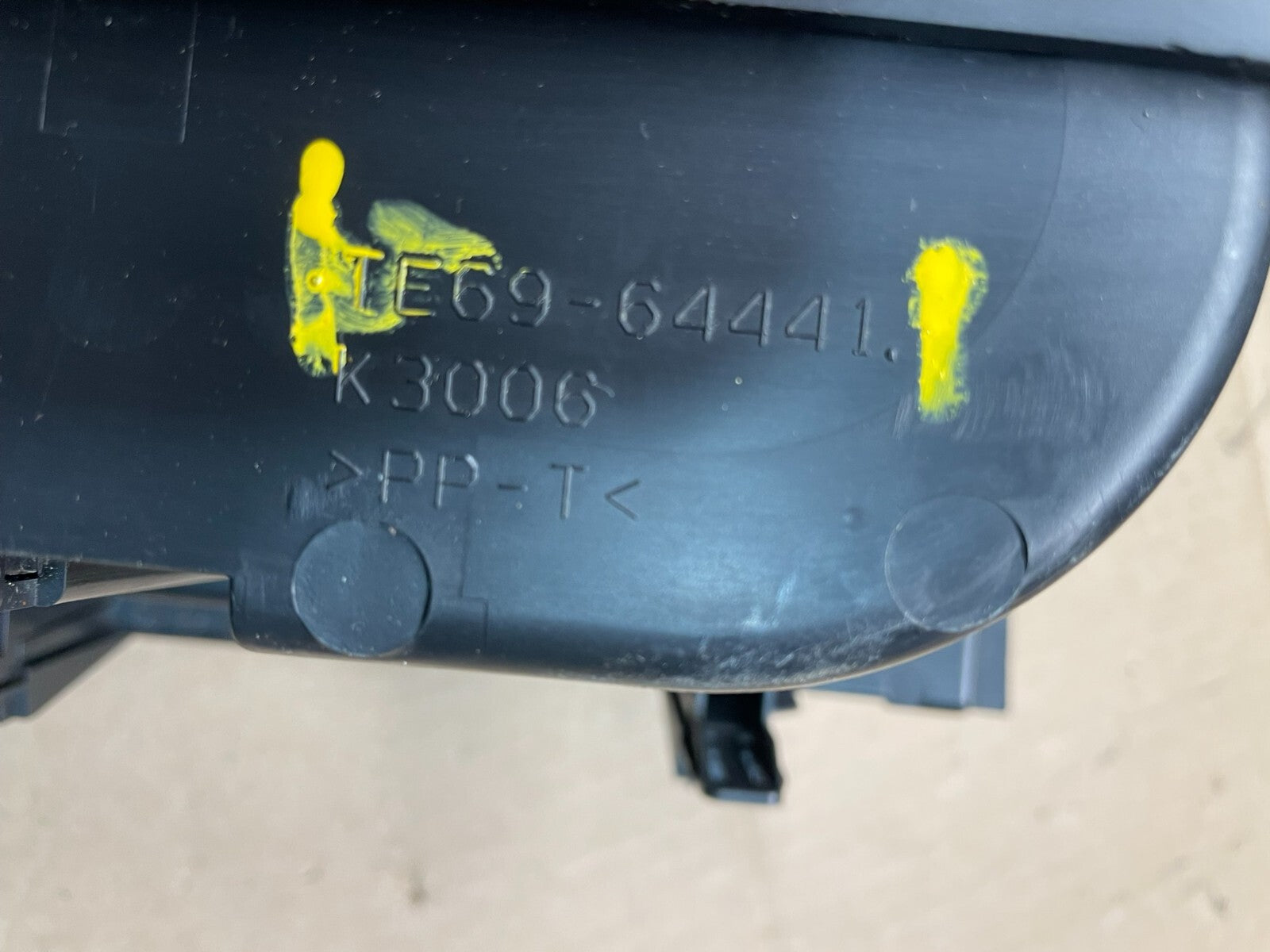 2010 - 2012 Mazda CX-9 Front Center Console Cup Holder i5086 DG16