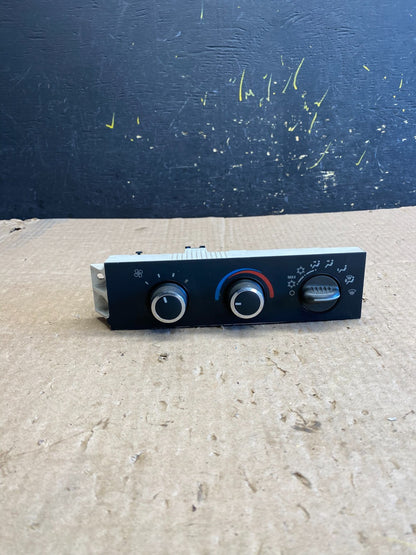 2008-2010 Chevrolet Express 1500 2500 3500 Climate Control Panel Z1578 DG0