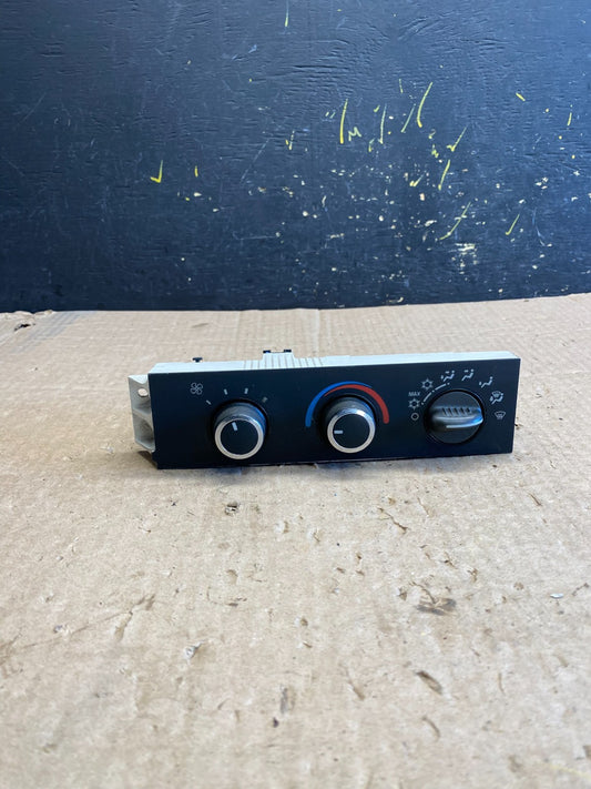 2008-2010 Chevrolet Express 1500 2500 3500 Climate Control Panel Z1578 DG0