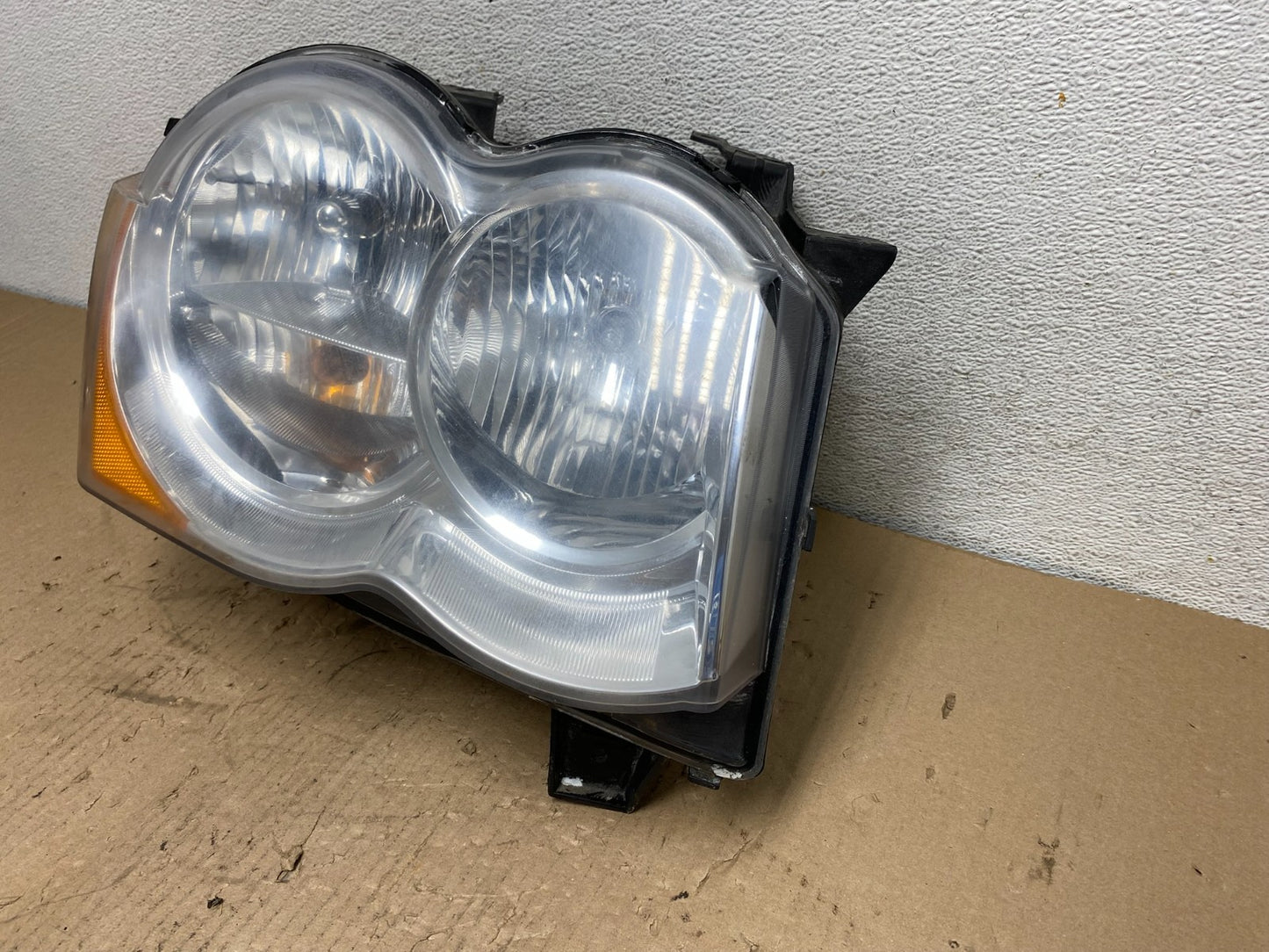 2008-2010 Jeep Grand Cherokee Right RH Side Halogen Headlight AF3280 DW1
