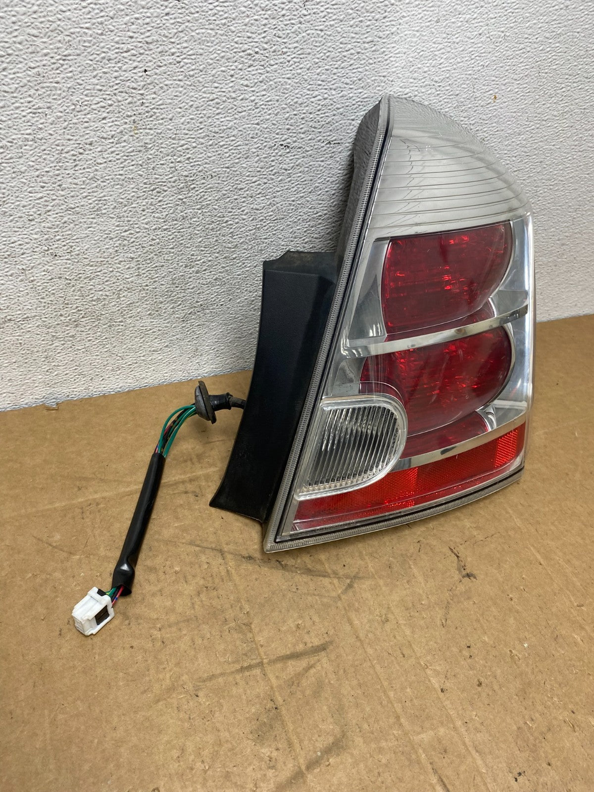 2007 to 2012 Nissan Sentra Right Passenger Rh Side Tail Light AD6229 DW2