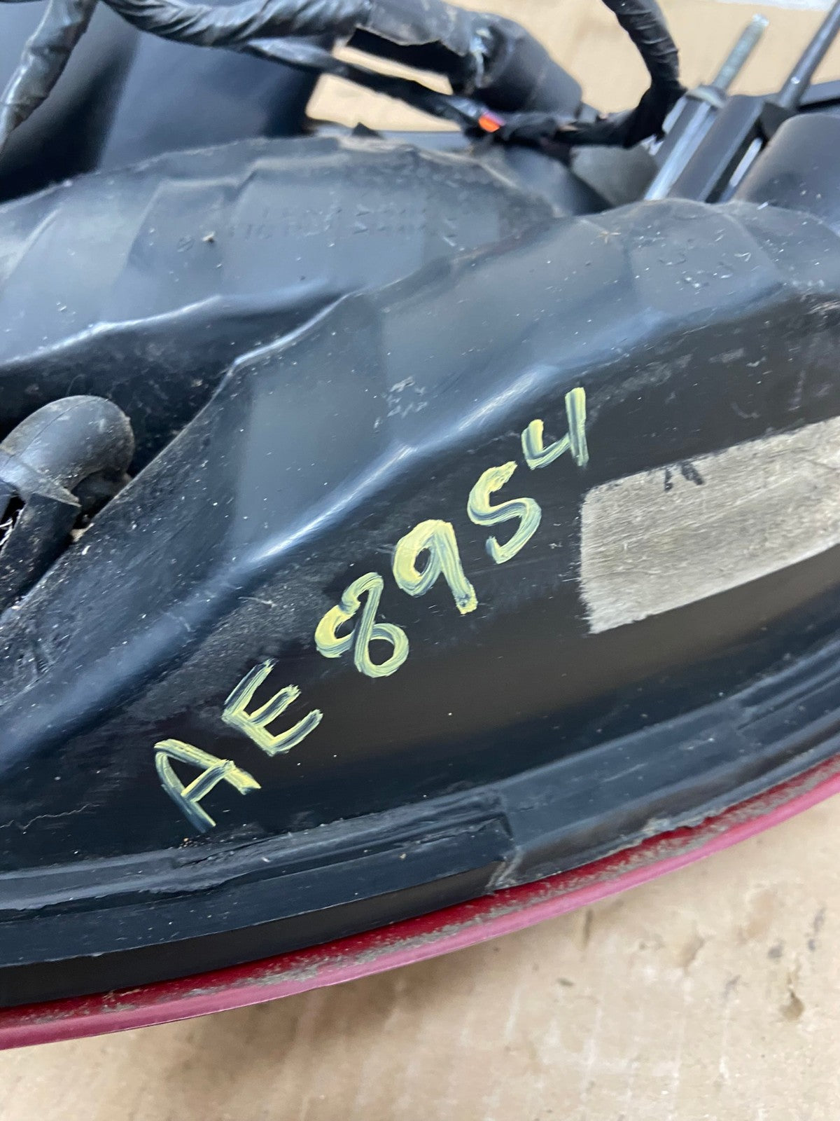 2000 2001 2002 2003 Ford Taurus Left Driver Lh Side Tail Light AE8954 LK7