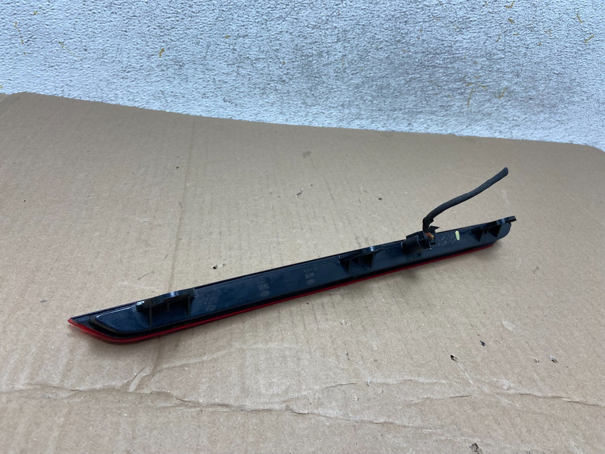 2007 to 2009 AUDI Q7 Rear Tailgate Spoiler W/ 3RD Third Brake Light OE ai1172 DG5