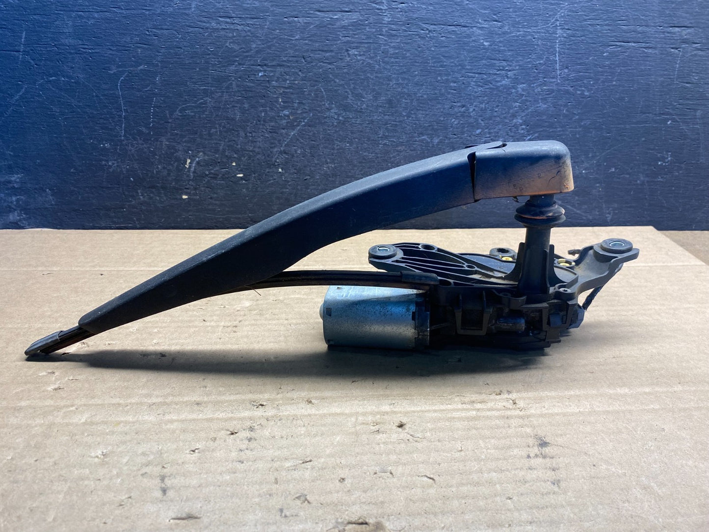 2013 to 2019 Ford Escape Rear Windshield Wiper Motor ae8224 DG3