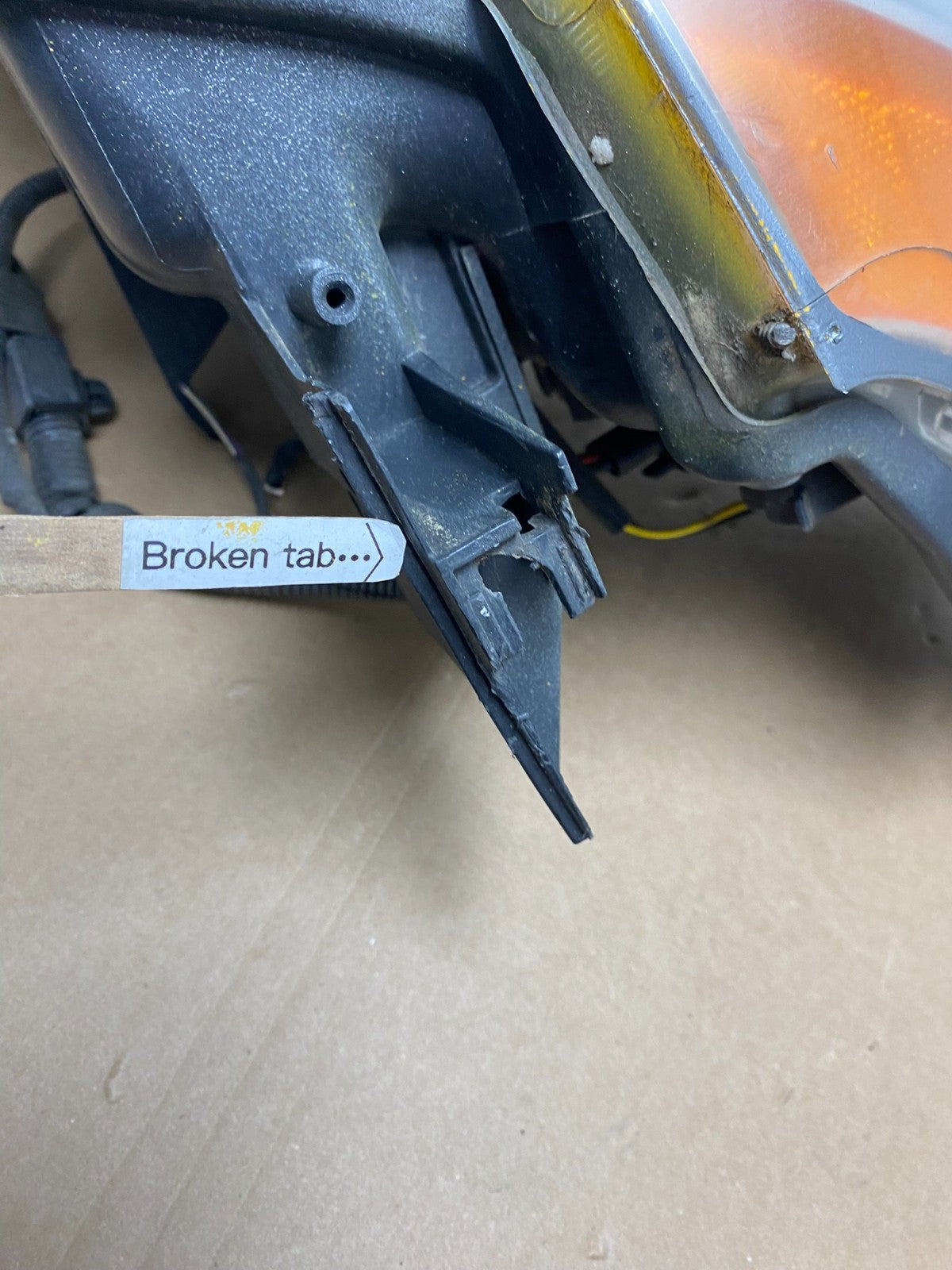 2012 2013 2014 Toyota Prius V Left Driver LH Side Halogen Headlight AD7860 DW10