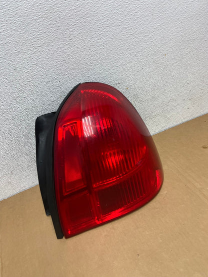 2003 to 2011 Lincoln Town Car Right Passenger Rh Tail Light AD2572 LK2