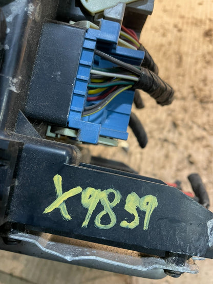 2005 2007 Dodge Charger  Fuse Box Body Control Module BCM X9839  DG8