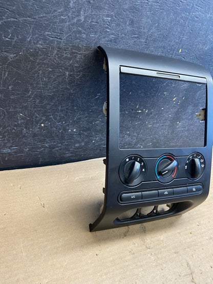 2004 to 2008 Ford F150 Radio Climate Dash Bezel Surround Black ah3633 DG2