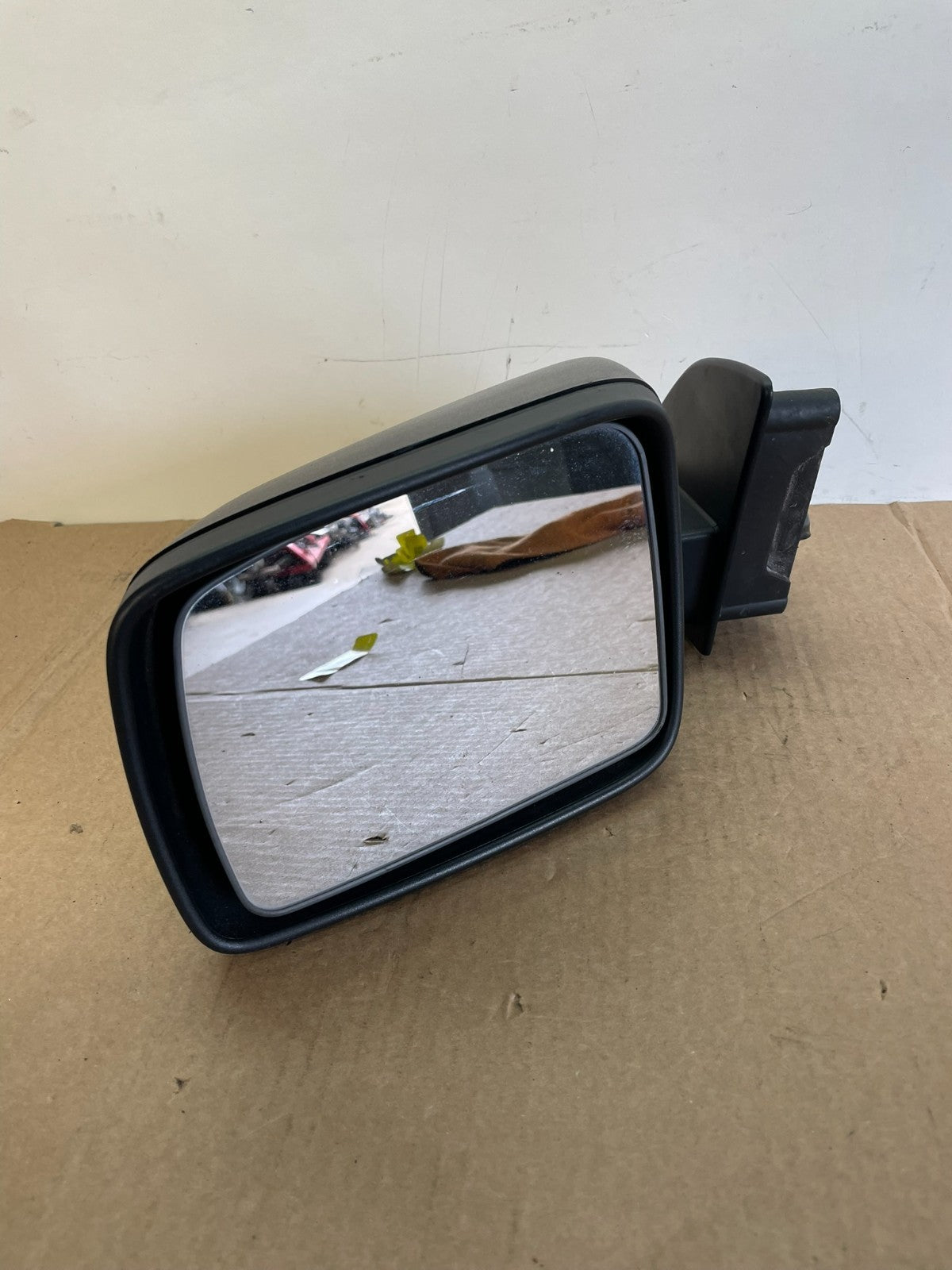 2005 - 2009 Land Rover LR3 Left Driver Side View Door Mirror ah6144 DG2