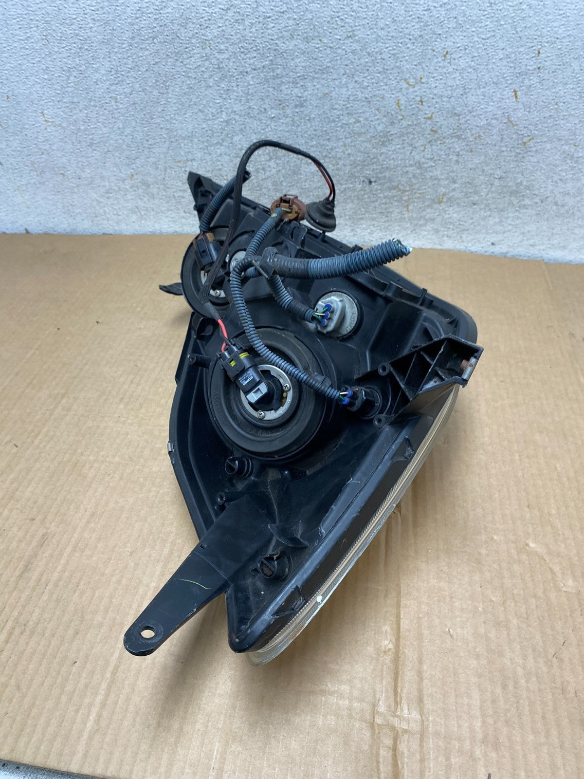 2004-2005 Toyota Sienna Left Driver LH Side Halogen Headlight AI6893 DW8