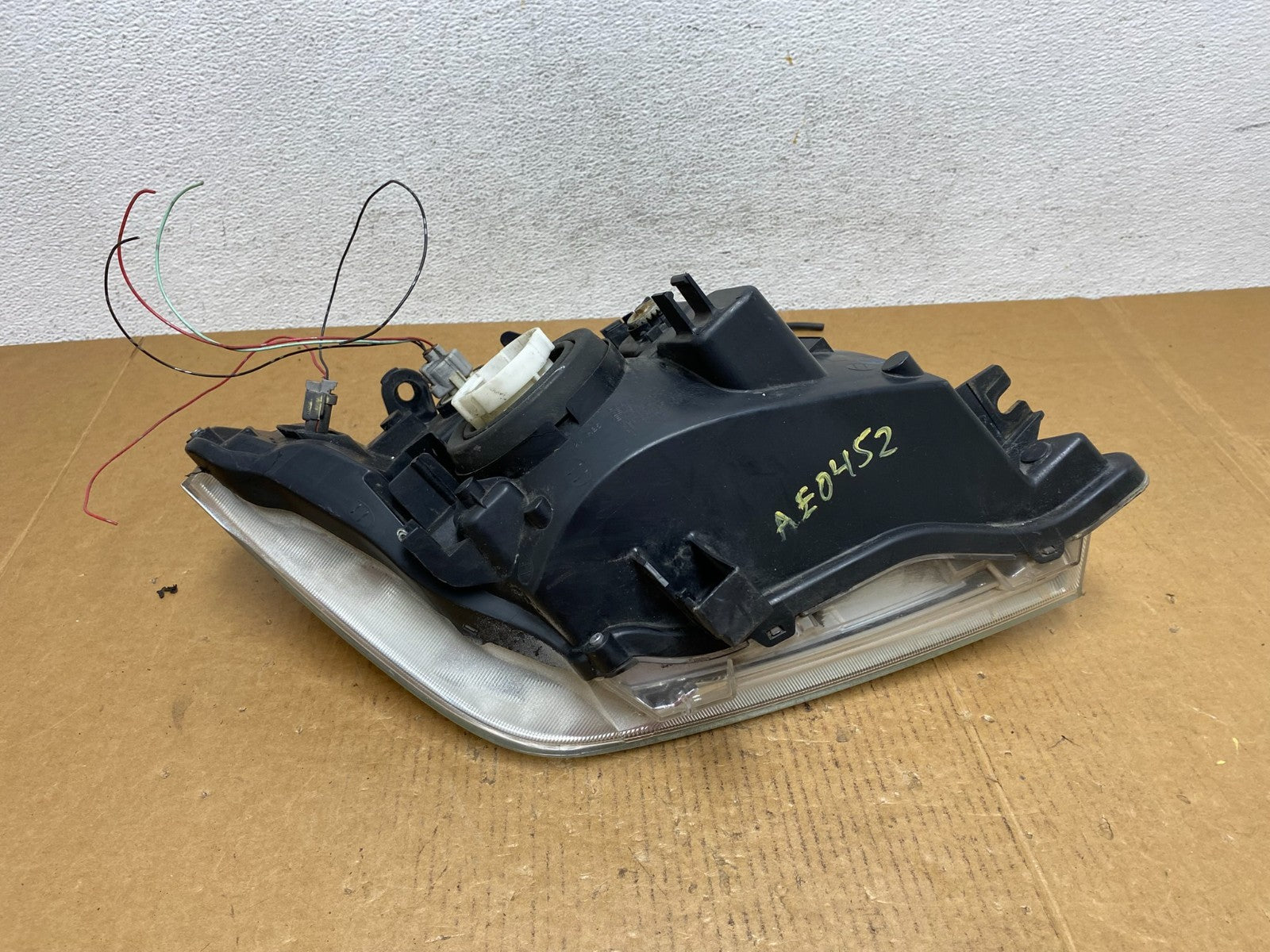 2008 to 2012 Nissan Pathfinder Halogen Headlight Left Driver Lh AE0452 DW9