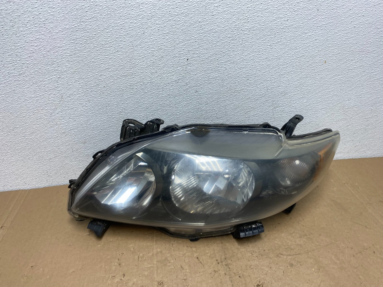 2009 to 2010 Toyota Corolla Left Driver LH Headlight AC5851 DW0
