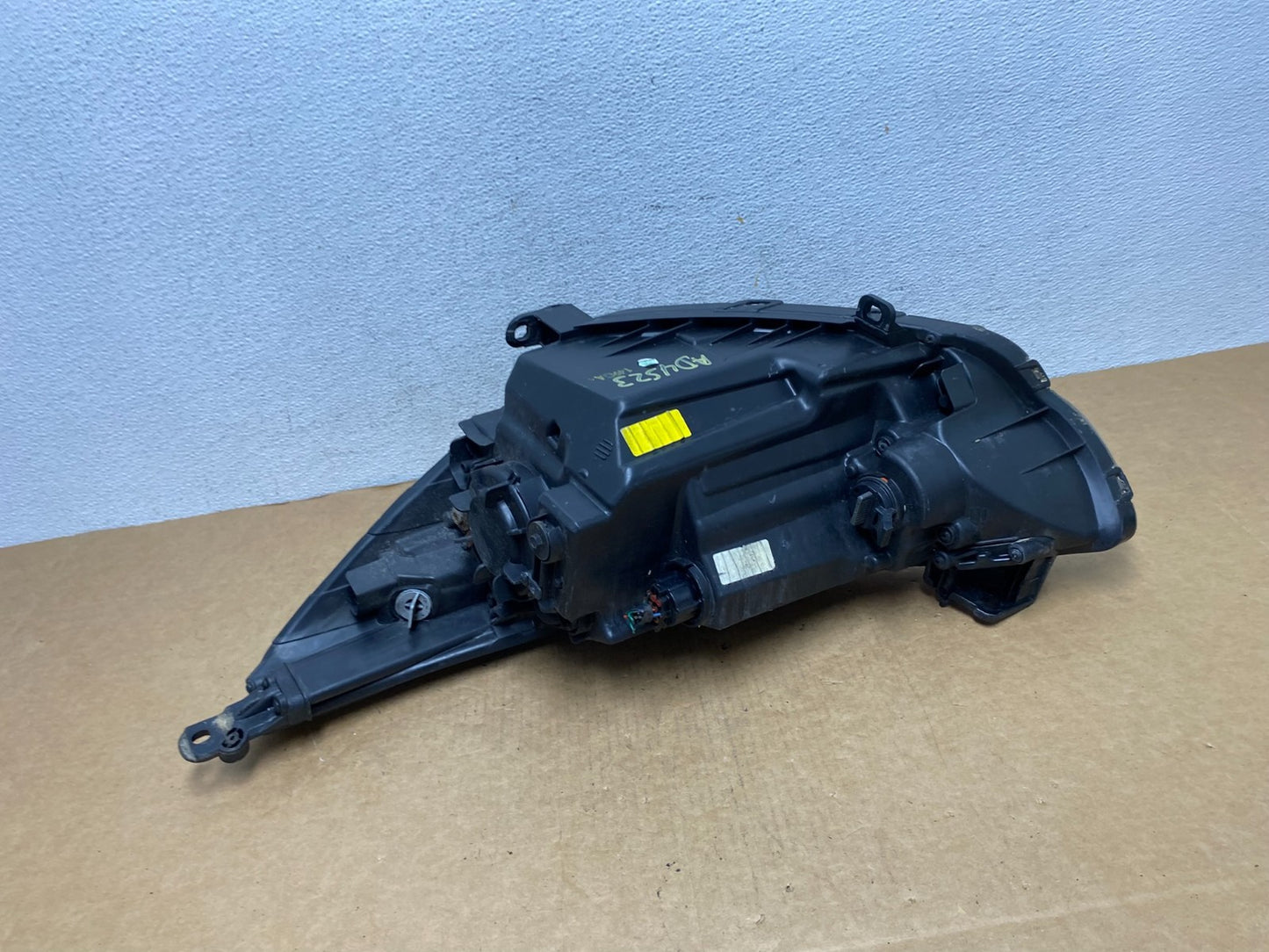2015 to 2017 Hyundai Accent Right Passenger Halogen Headlight AD4523 DW5
