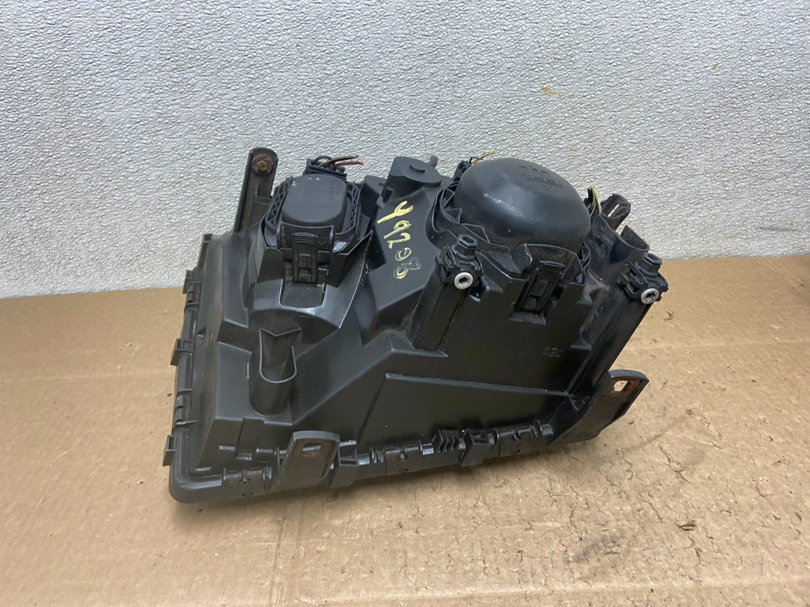 2003 to 2004 Land Rover Range Rover Left Driver Headlight  Xenon HID Y9208 DW5