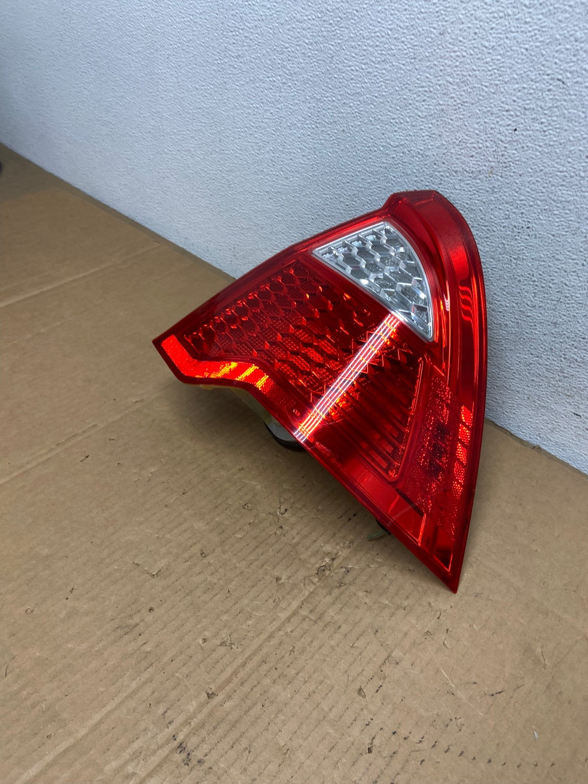 2010 2011 2012 Ford Fusion Right Passenger Side Tail Light AD0903 LK1