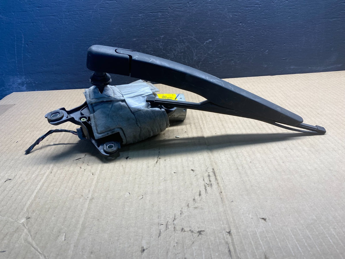 2011 to 2019 Ford Explorer Rear Windshield Wiper Motor AC0884 DG1