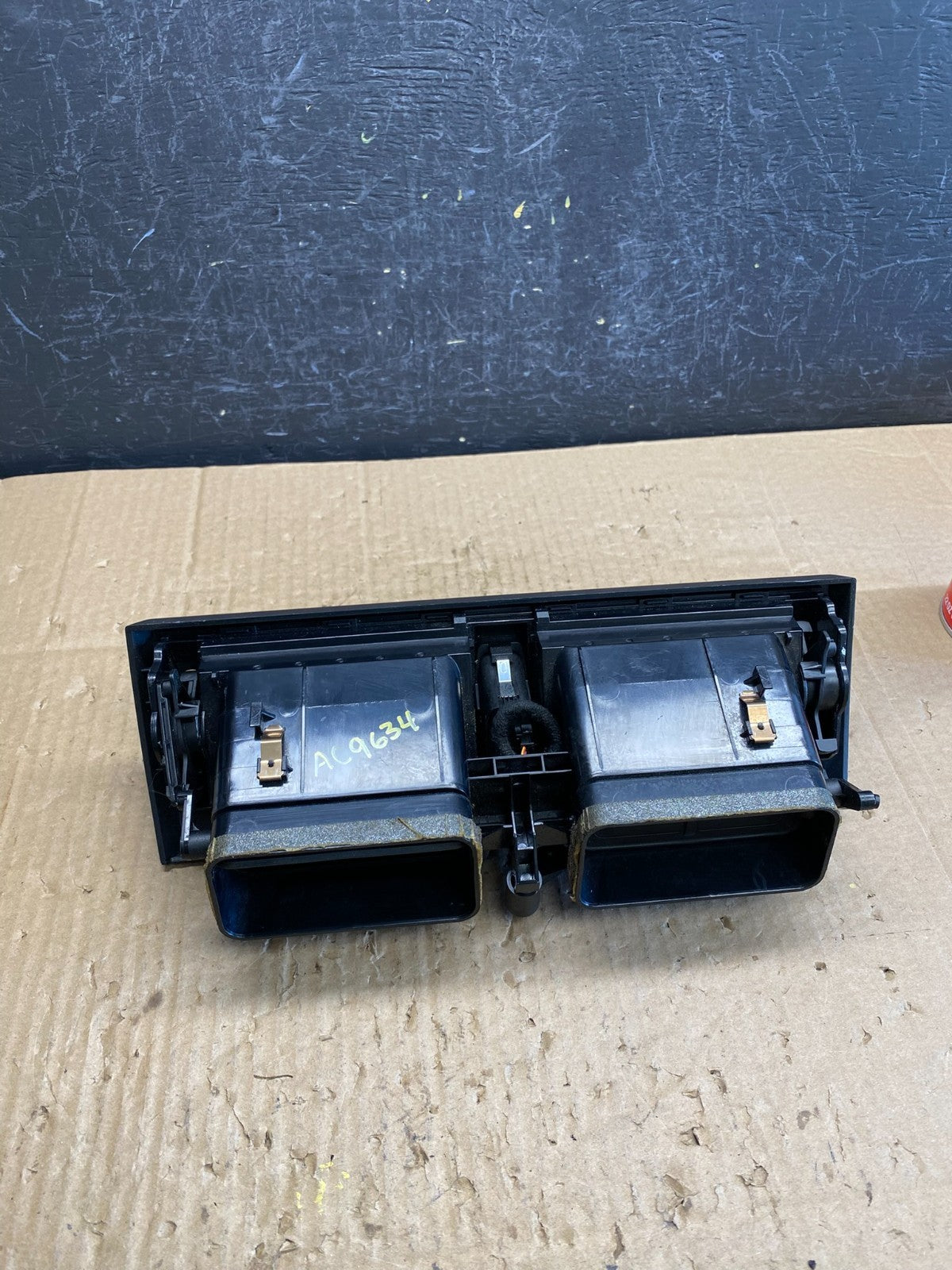 2004 to 2010 BMW X3 Center Console Dash Air Vent ac9634 DG4