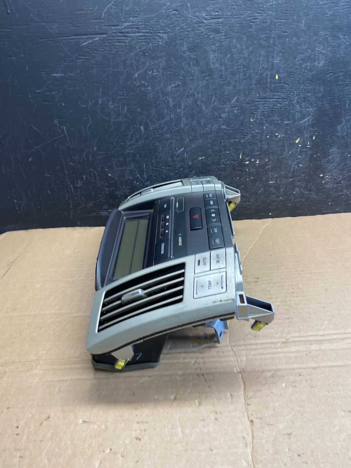 2005-2009 Lexus RX330 RX350 Radio AM/FM Climate Air Vent AF1938 DG1