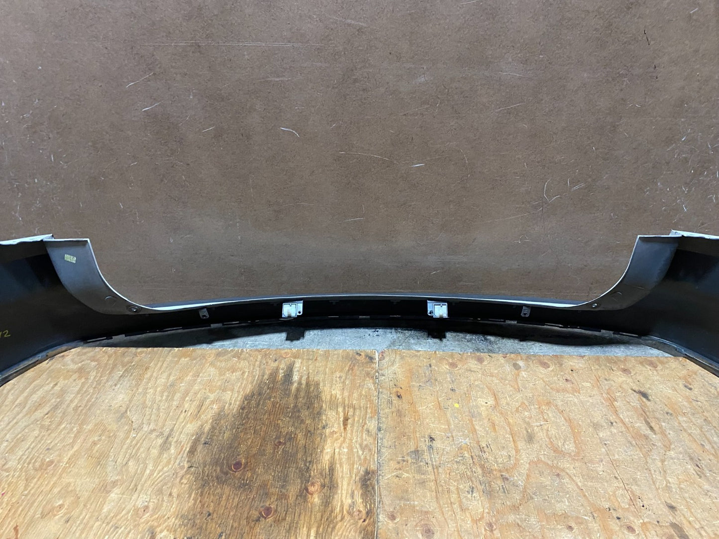 2018 2019 Ford Explorer Police Interceptor Rear Upper Bumper Cover X3512 PS8