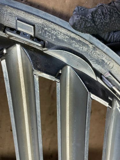 2008 to 2012 Buick Enclave Front Upper Grill Grille Oem y9797 DG8