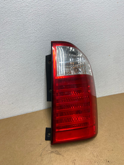 2007 to 2010 Kia Sedona Right Passenger RH Side Tail Light Oem AC1761 LK2