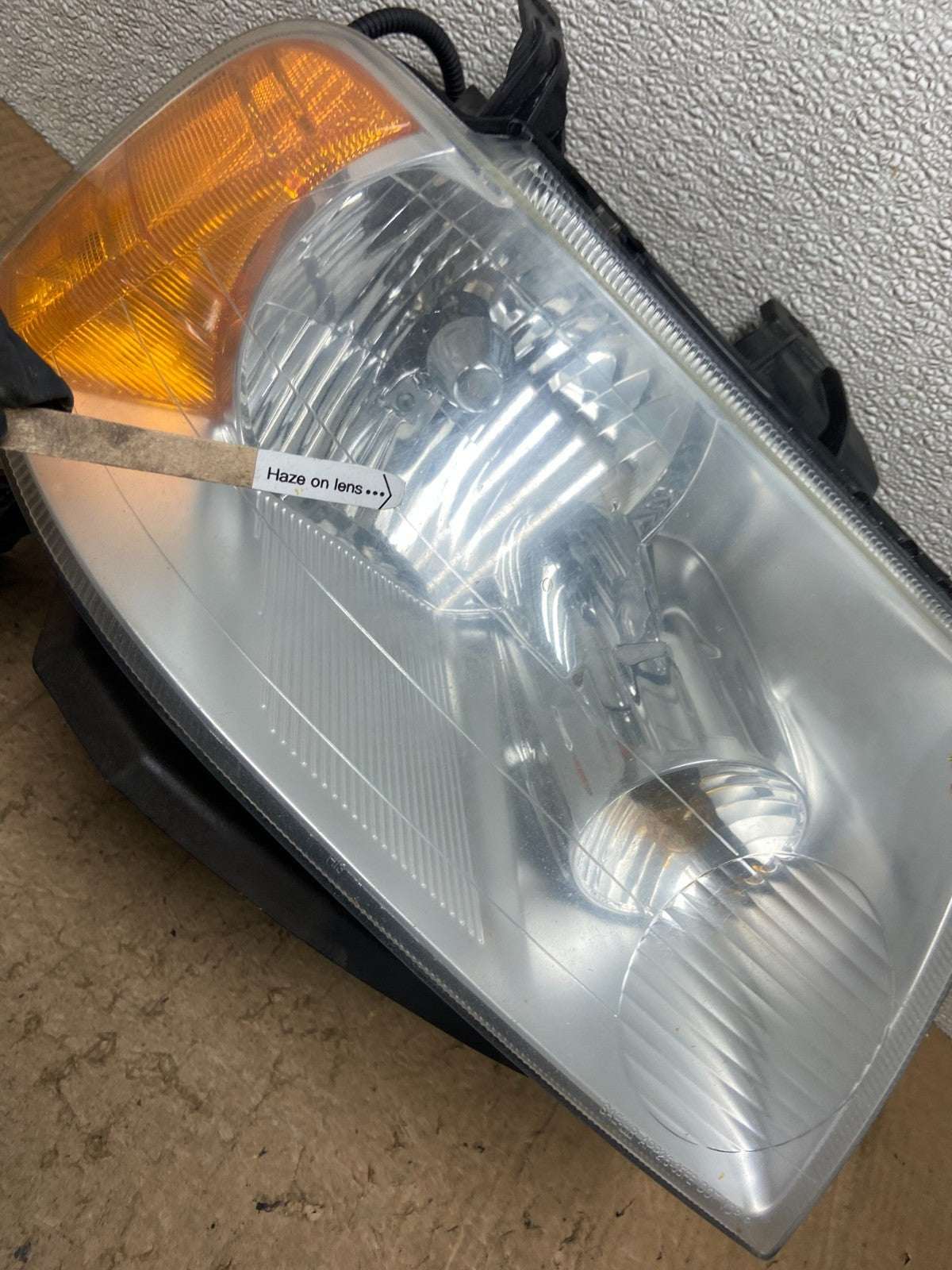 2005 - 2007 Ford Freestyle Right Passenger RH Side Halogen Headlight AA8266 DW3