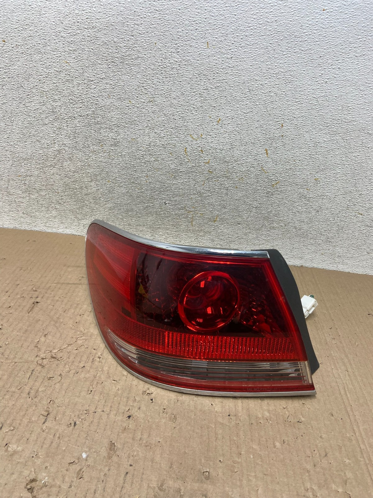 2005 - 2006 Lexus ES330 Left Driver LH Side Tail Light AJ1838 LK0