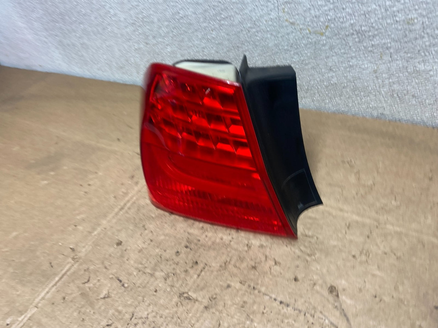 2009 2010 BMW 323i 325i 328i 335i 3 Series Left Driver Tail Light Y6849 DW1