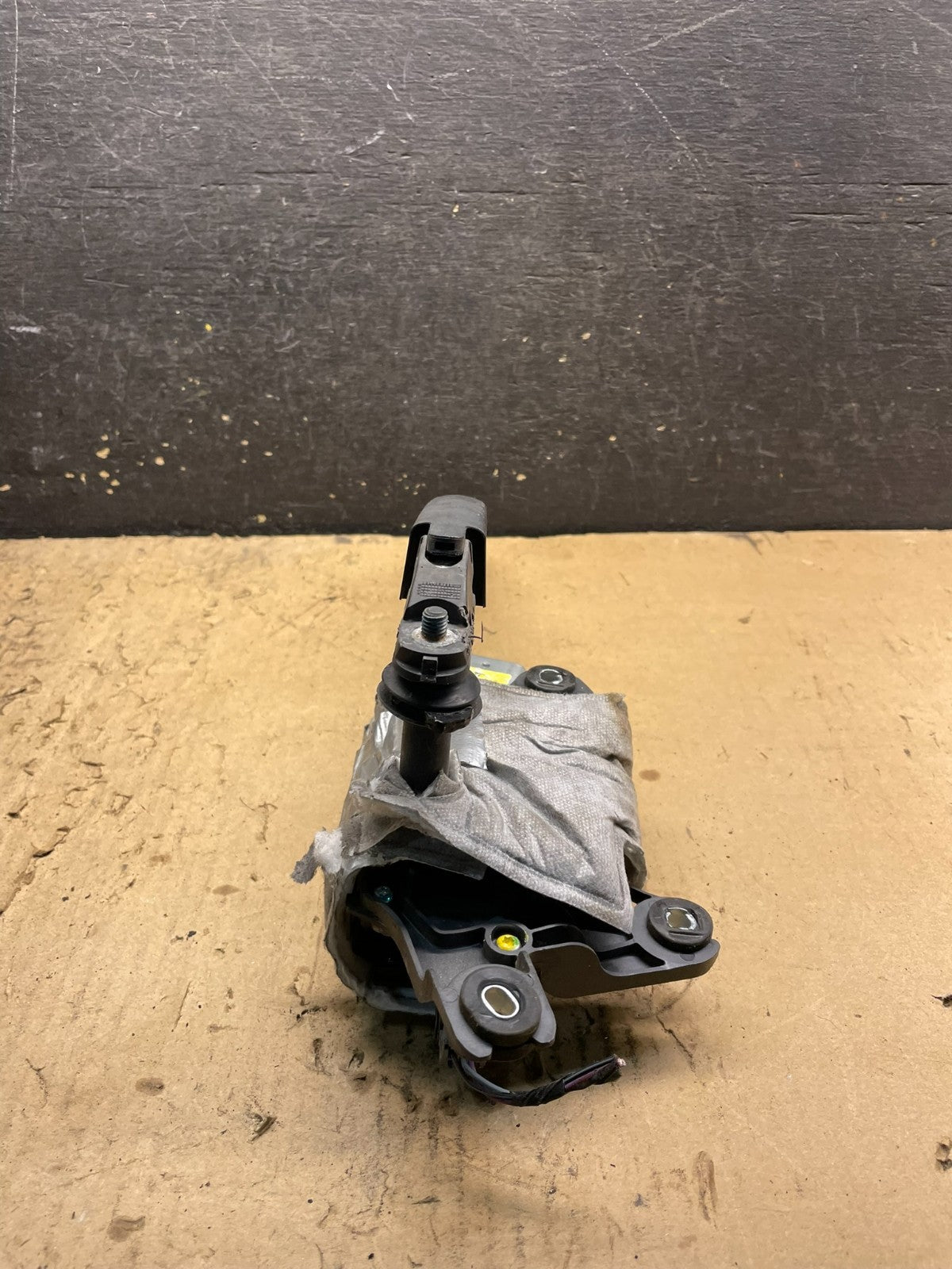 2011 to 2019 Ford Explorer Rear Windshield Wiper Motor OEM W6836 DG4