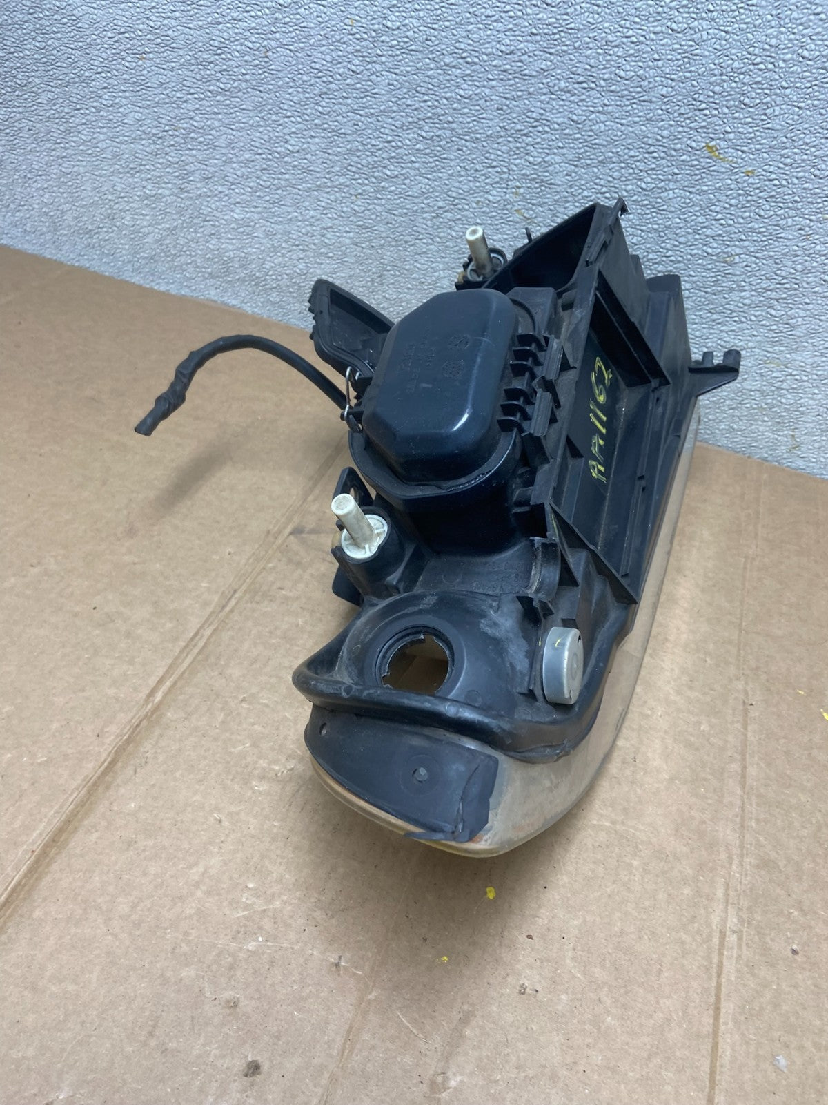 1999 to 2002 Audi A4 Left Driver LH Side Headlight AA1162 DW10