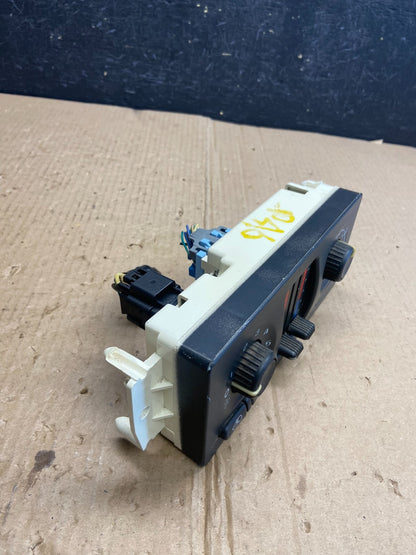 2003 to 2006 Chevrolet Silverado HVAC Heater Climate Control Module AE3902 DG1