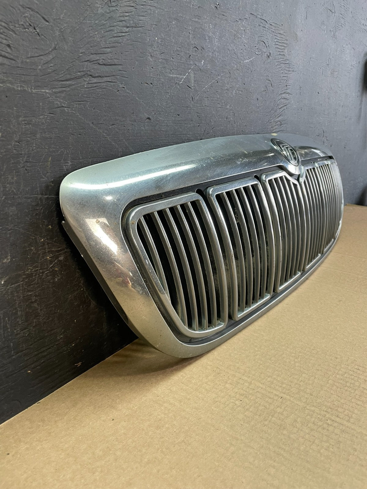 1998 to 2002 Mercury Grand Marquis Front Upper Grill Grille af5191 DG2