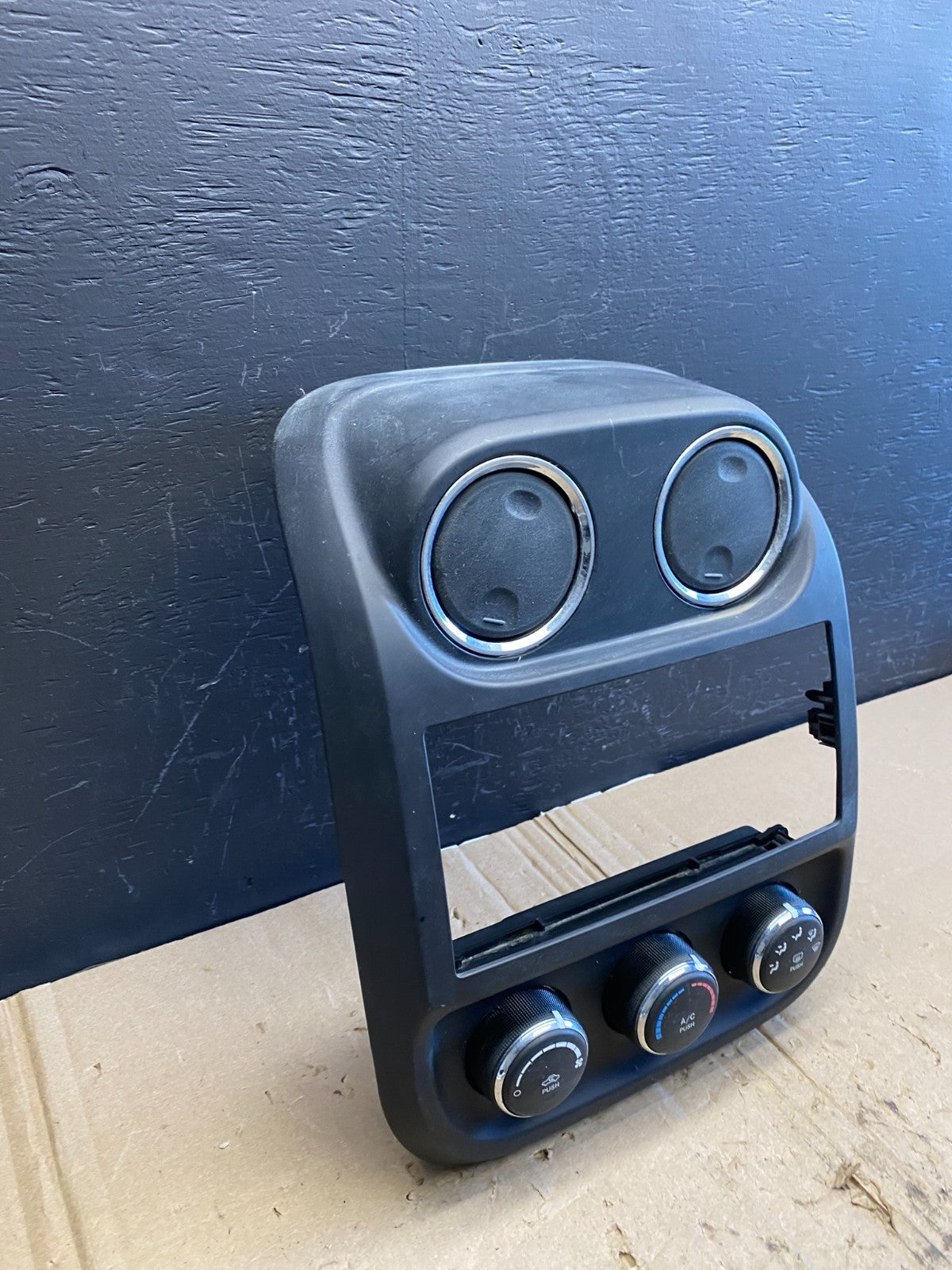 2011 to 2017 Jeep Compass Dash Climate Temperature Control Radio Bezel AB9114 DG2