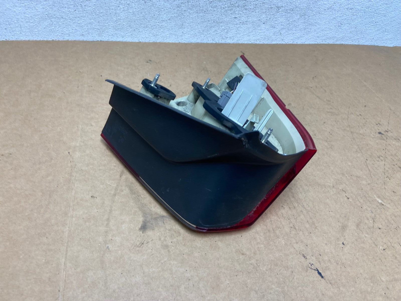 2008 to 2013 Volvo XC70 V70 Right Passenger RH Tail Light Lower AE3110 LK7