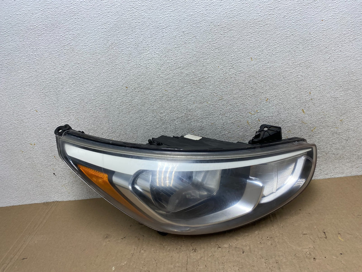 2015 to 2017 Hyundai Accent Right Passenger RH Halogen Headlight AJ2325 DW0