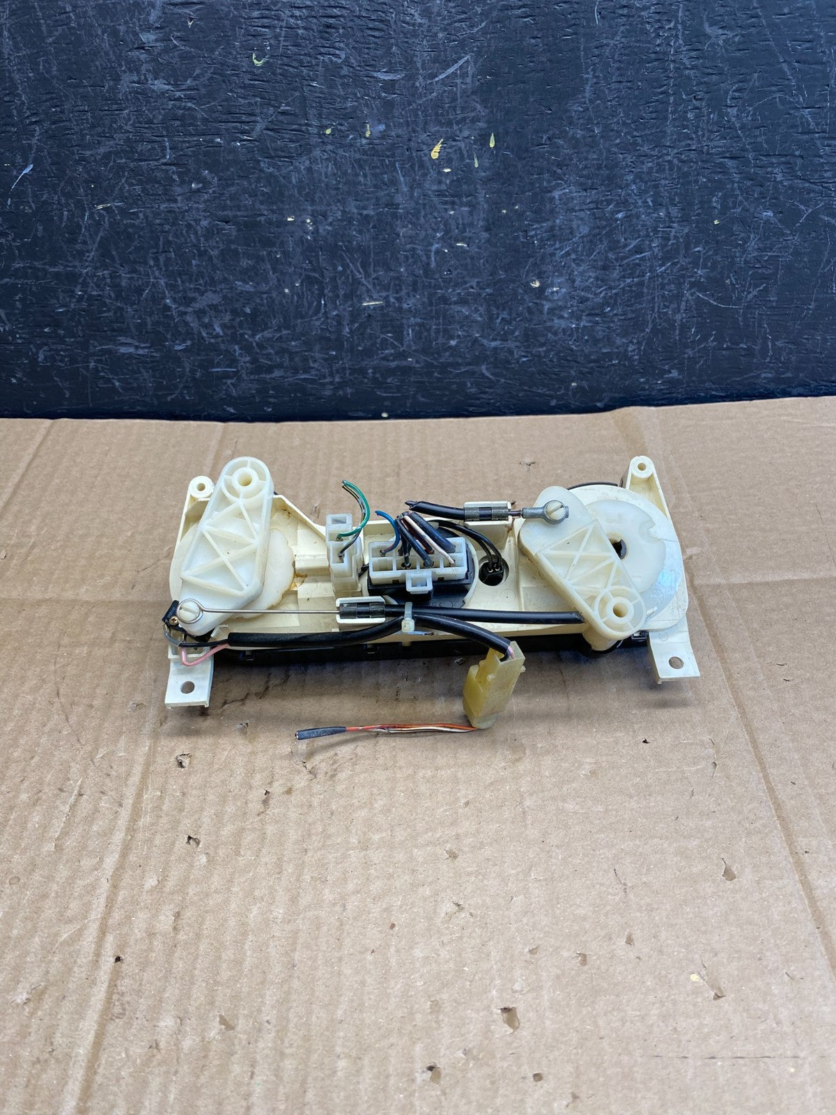 1994-1997 Mitsubishi Galant AC Heat Temp Climate Control Switch AC94337