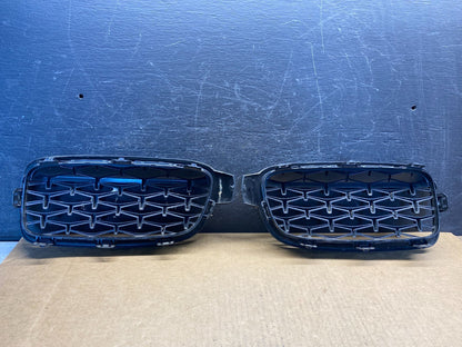 2012-2018 BMW F30 F31 320i 328i 330i 335i Black Front Diamond Grille AH50351