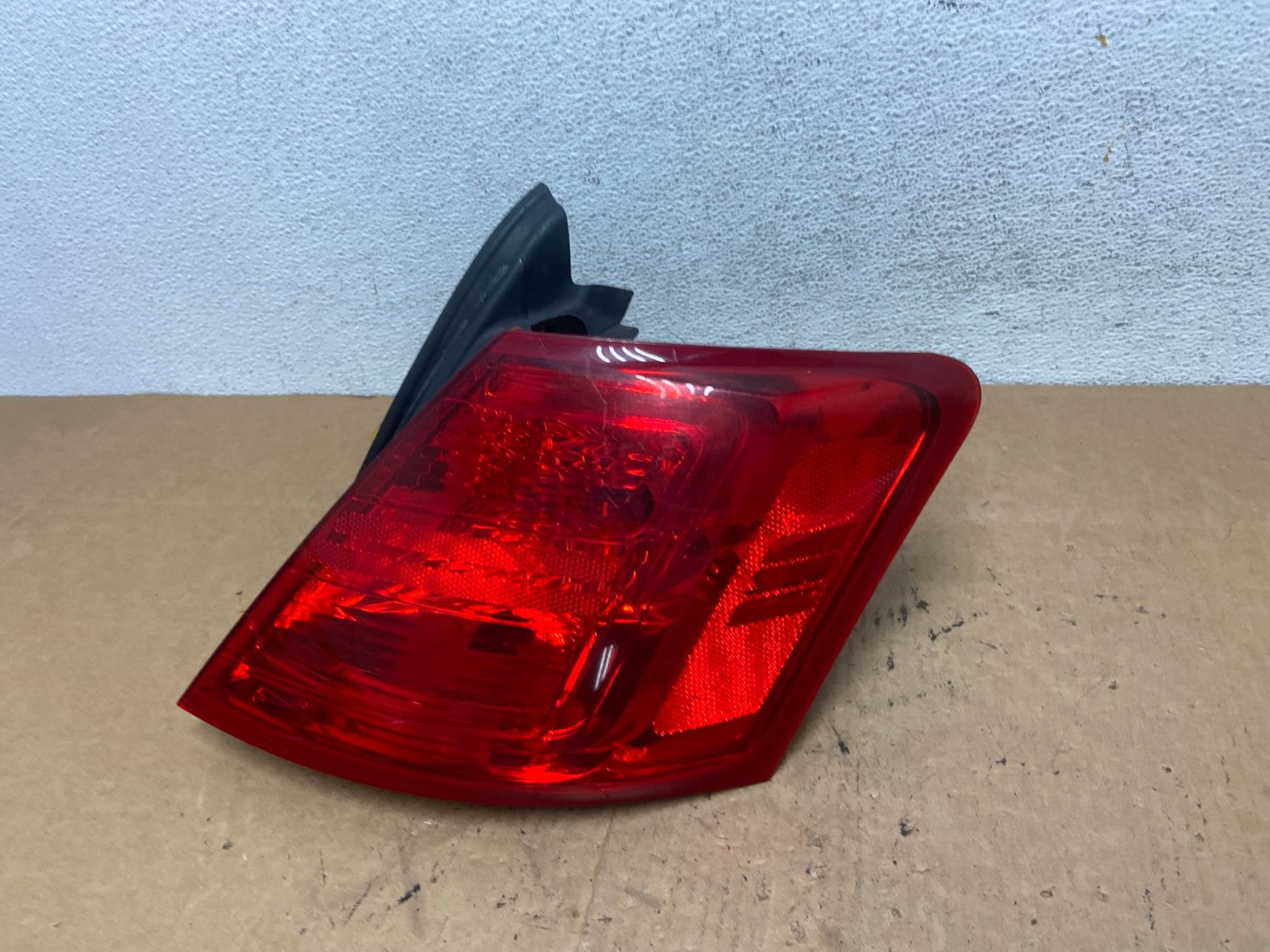 2014 to 2018 Ford Taurus Interceptor Right Passenger RH Tail Light AD5174 LK1