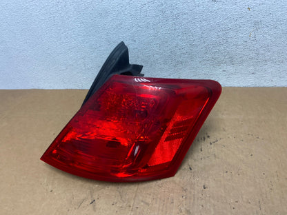 2014 to 2018 Ford Taurus Interceptor Right Passenger RH Tail Light AD5174 LK1