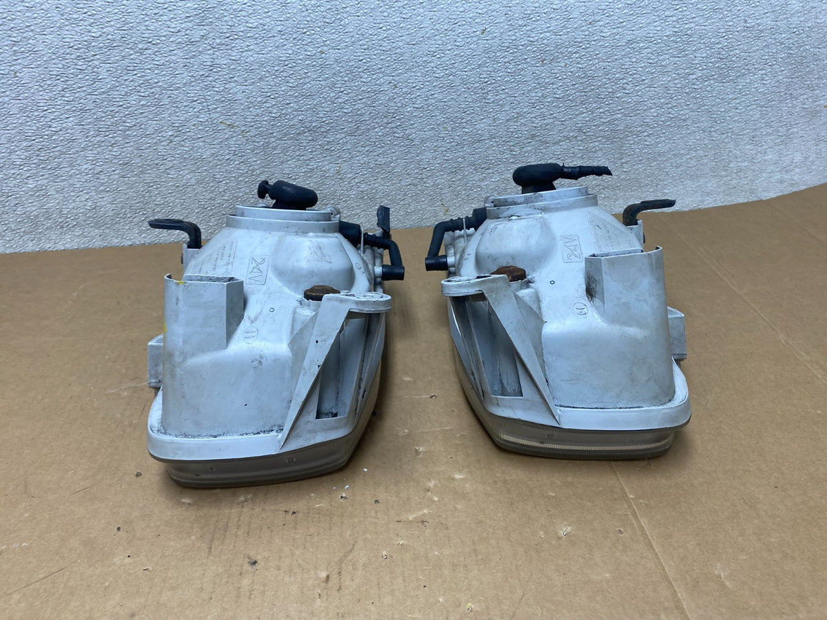 1999-2004 Nissan Pathfinder Left+Right Side Set Halogen Headlights V4820 DW12