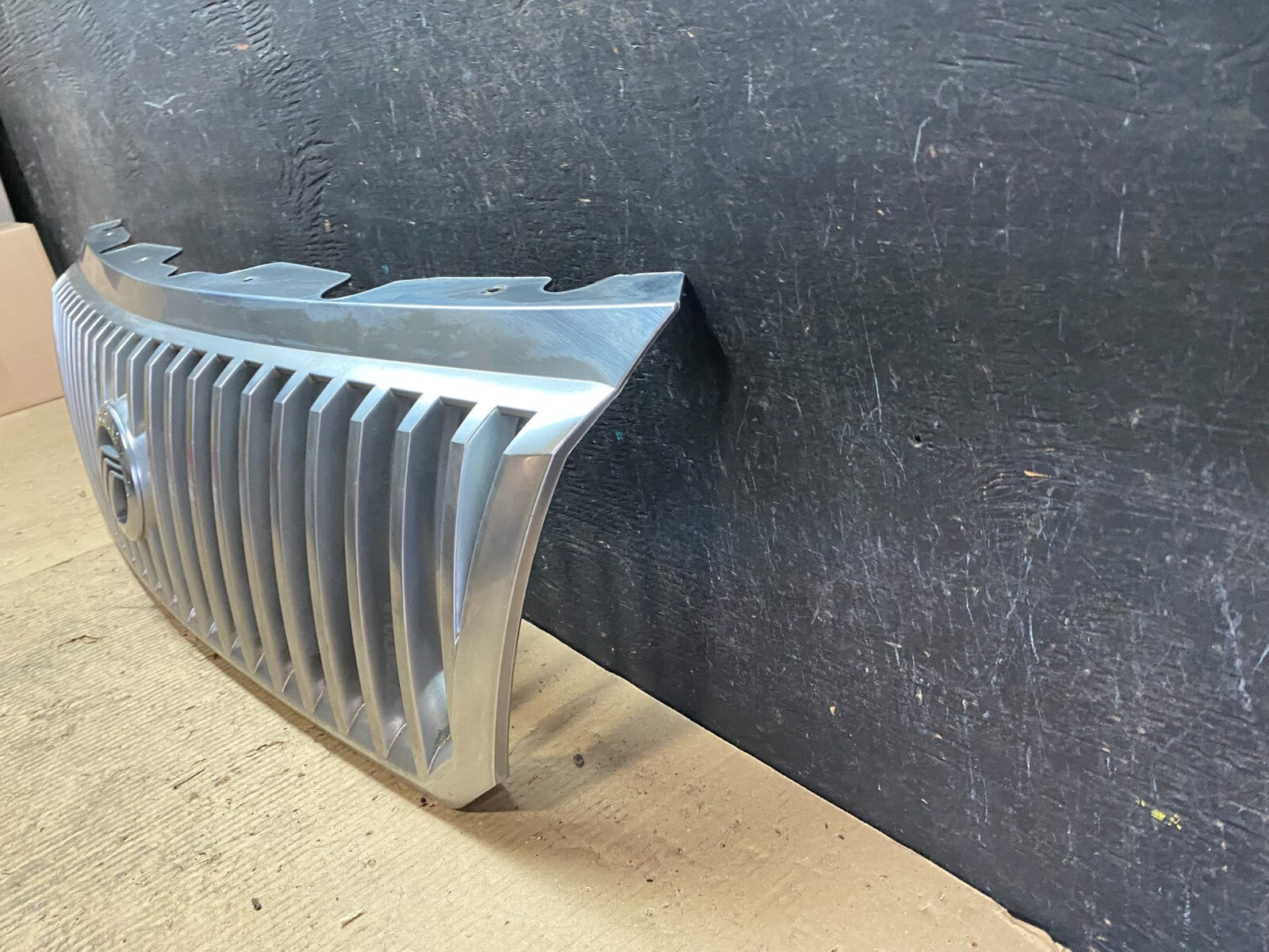 2002 to 2005 Mercury Mountaineer Front Upper Grill Grille Oem N5400 DG1