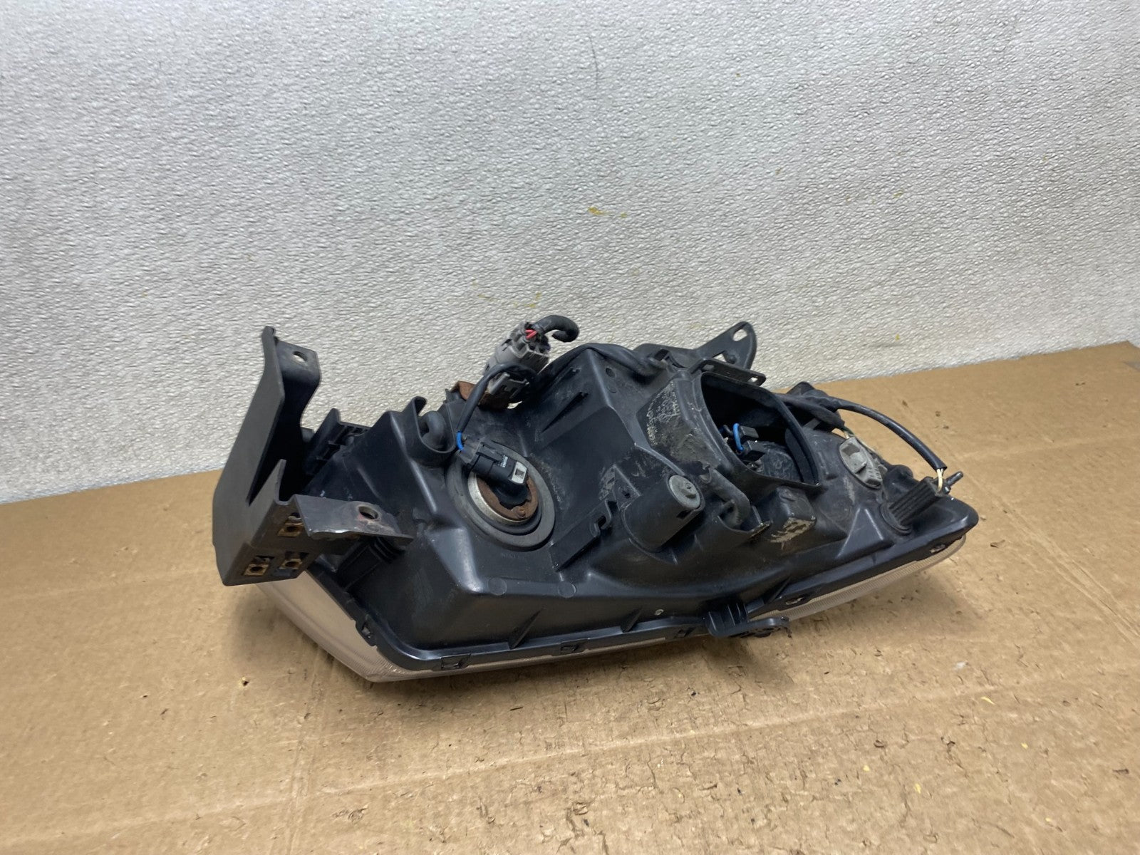 2008 - 2014  Subaru Tribeca Left Driver LH Side Halogen Headlight OEM Z1199 DG5