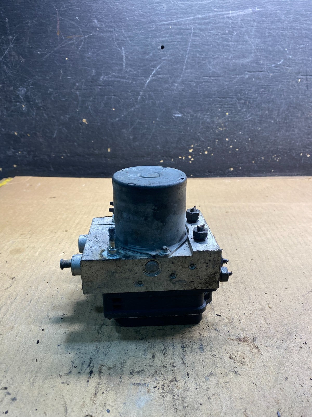 2006 Dodge Durango ABS Anti Lock Brake Pump Z2394 DG1